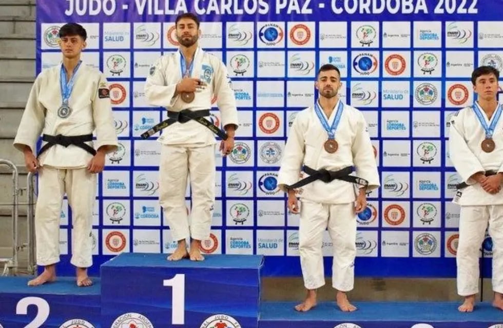 Karim Adarvez campeón Sudamericano.