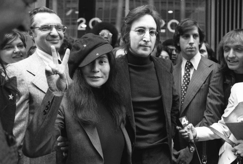 John Lennon junto a Yoko Ono, en una foto de archivo de abril de 1972. Crédito: AP Photo.