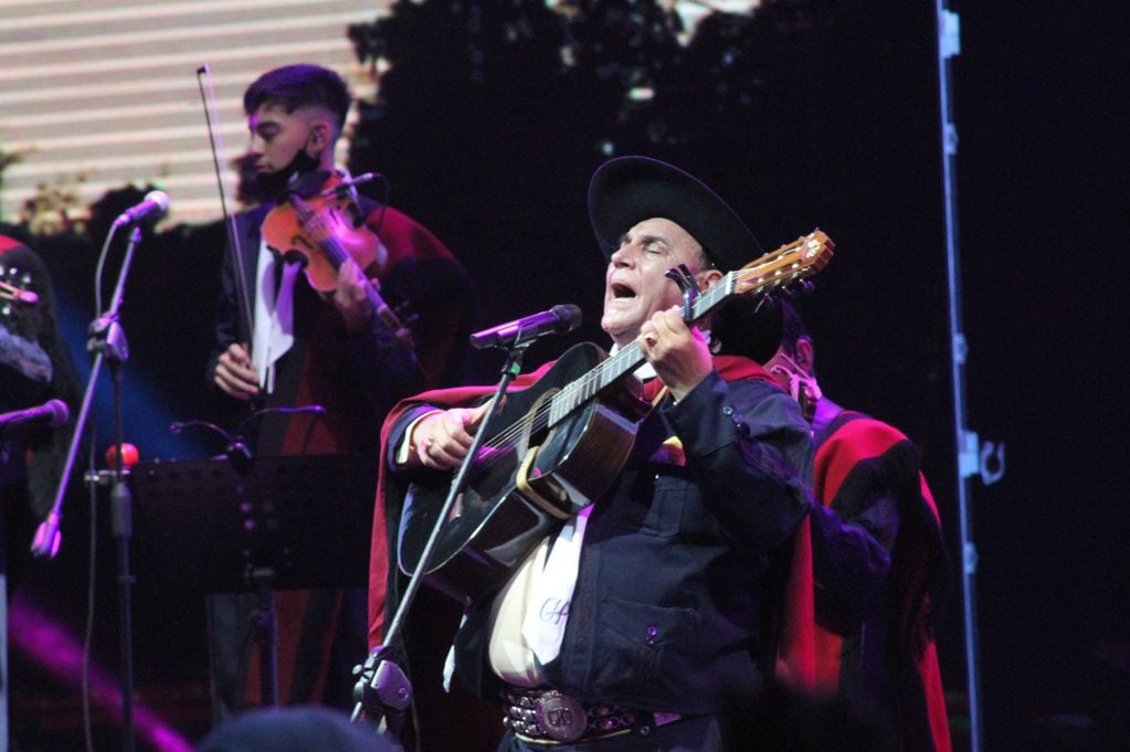 El Chaqueño Palavecino, más cantor del pueblo que nunca en Jesús María 2022.