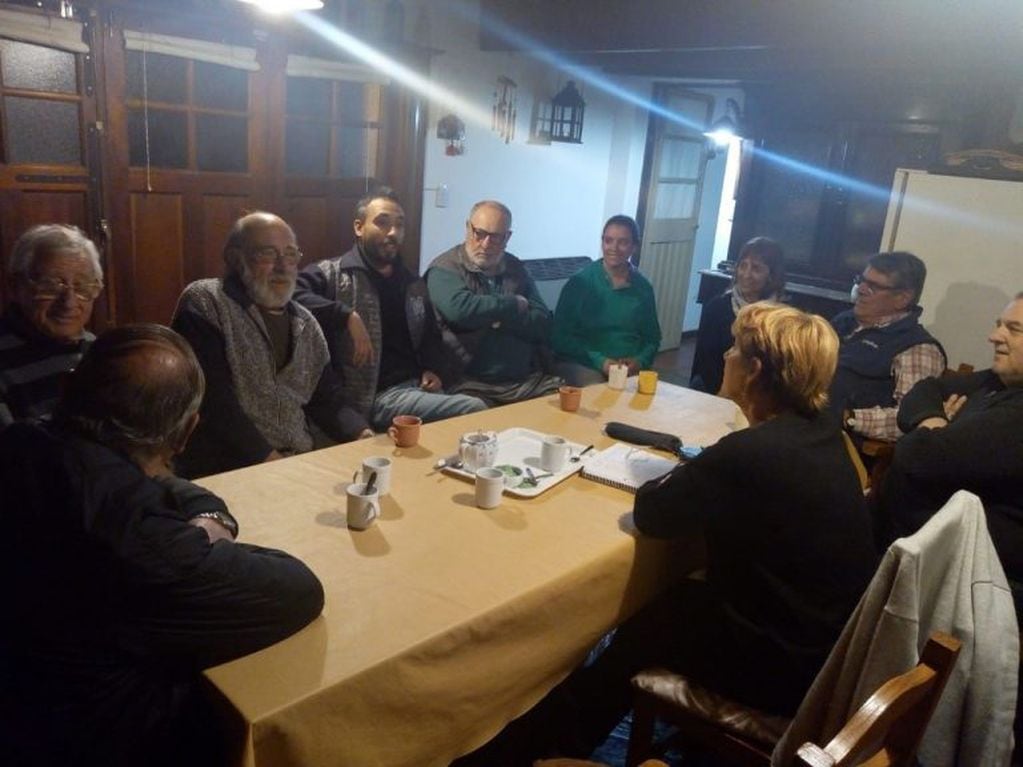 Carlos Sánchez reunido con vecinos del Barrio Fonavi