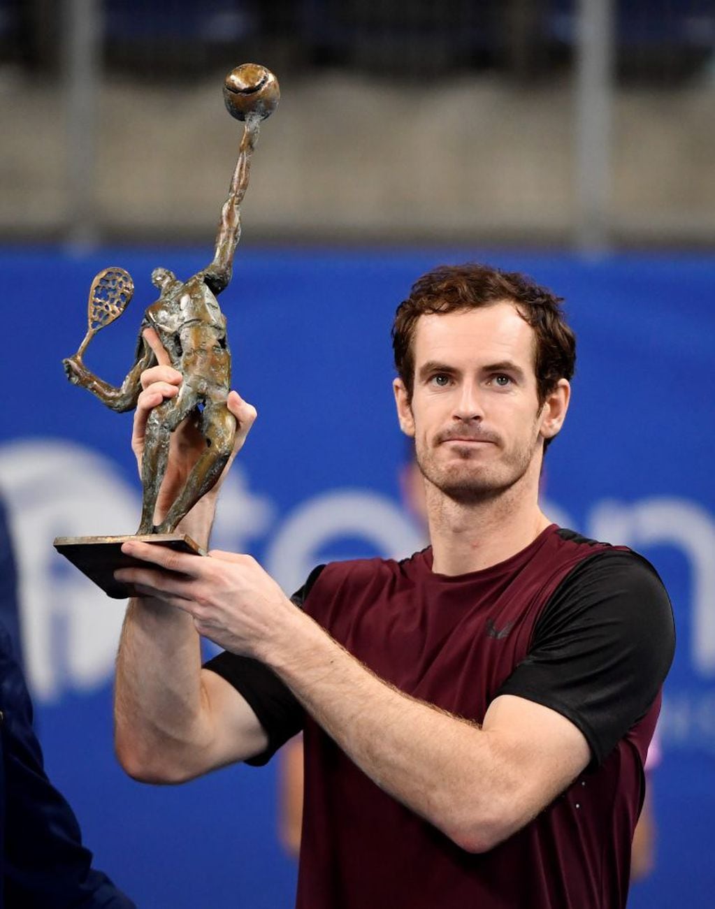 Andy Murray con el trofeo de campeón en Amberes (Foto: DPA).