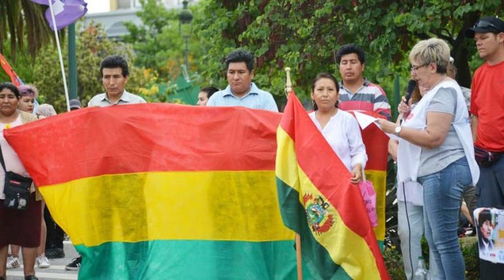 Representantes de la comunidad boliviana en Santa Rosa (Vía Santa Rosa)