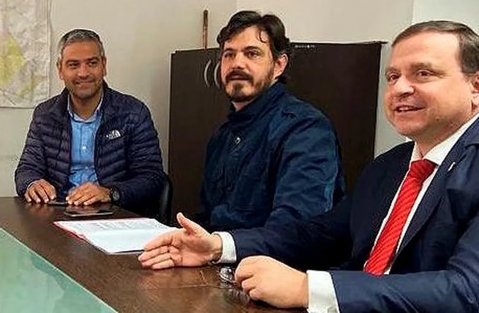 Juan Cardozo, Lucas Perassi y Guillermo Snopek, en reunión por el proyecto de creación de la Universidad Provincial para el Trabajo, en Jujuy.