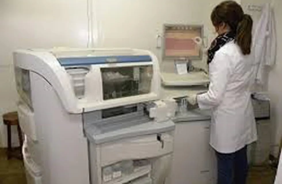 Laboratorio del Parque del Conocimiento donde se analizan las muestras para determinar si hay infección de COVID 19. (Misiones Online) Imagen ilustrativa