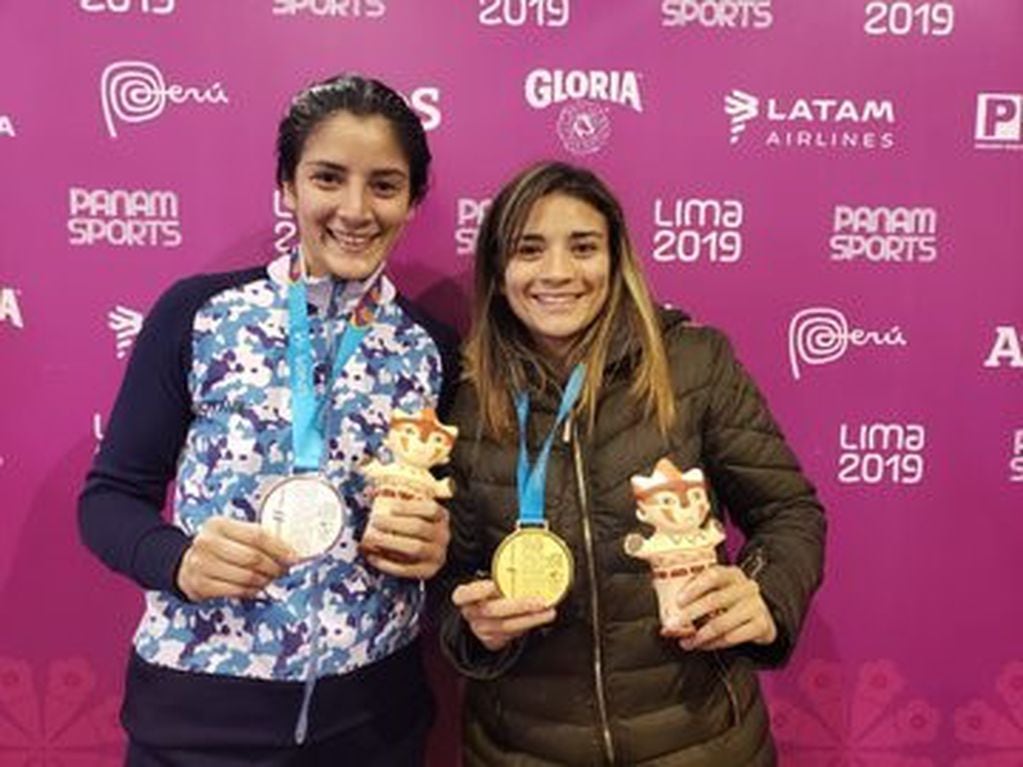 Dayana y Leonela, orgullosas campeonas y hermanas.