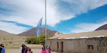 Después de más un año sin clases presencial una escuela de la Puna salteña recibió a sus alumnos