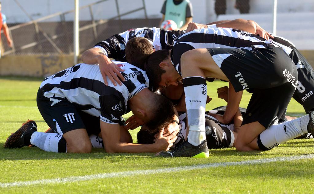 Gimnasia derrotó a Estudiantes de Río Cuarto por la Primera Nacional.
