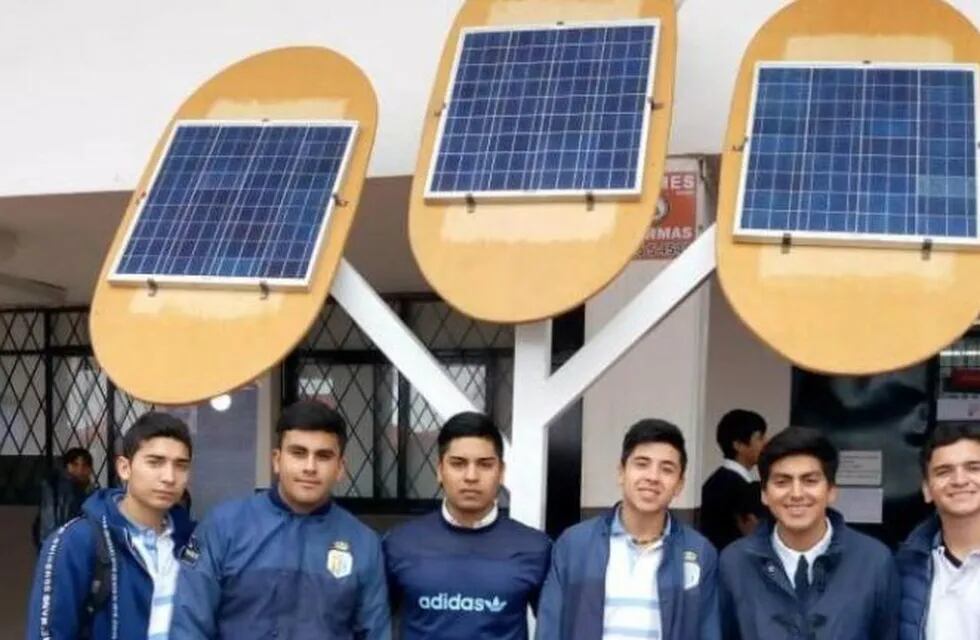 Un grupo de estudiantes creó un horno solar que donarán a escuelas de alta montaña
