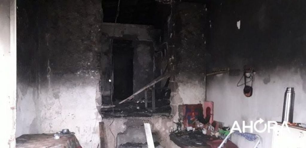 Incendiaron la casa del adolescente acusado de balear a un joven en Paraná