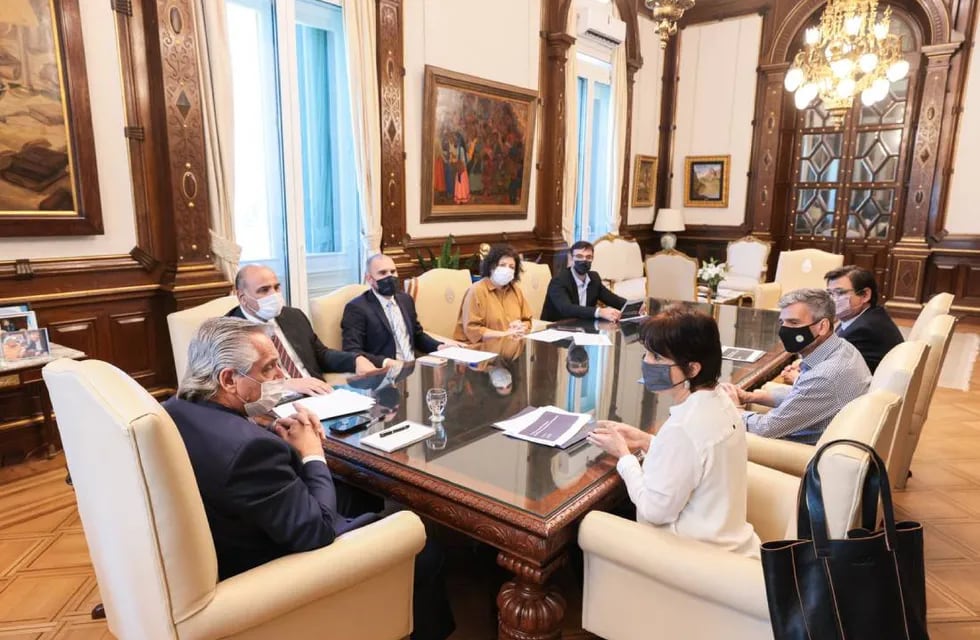 El presidente Alberto Fernández analizó la iniciativa con funcionarios el Gobierno.