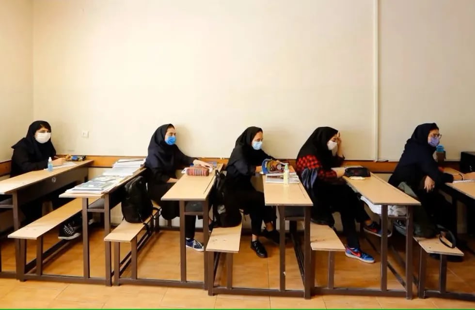 Preocupa la ola de envenenamiento en colegios femeninos de Irán.