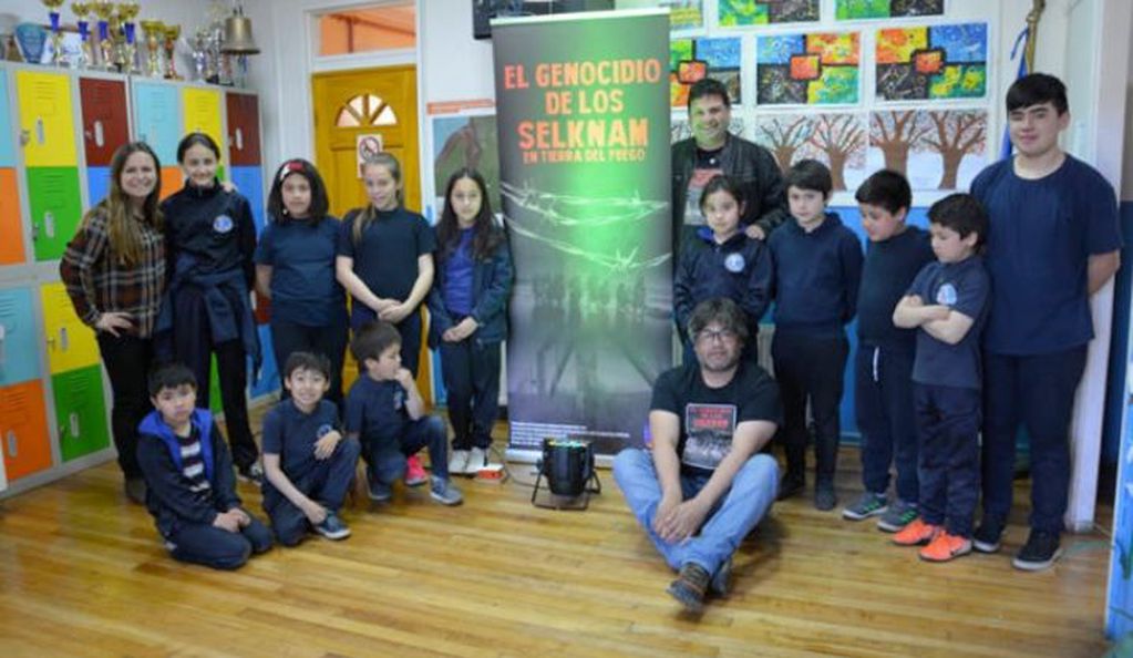 Presentación documental "El genocidio de los selknam"
