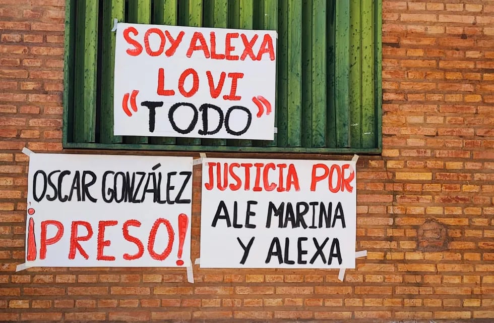 Familiares de víctimas del siniestro en las Altas Cumbres protestaron contra Oscar González en Traslasierra.