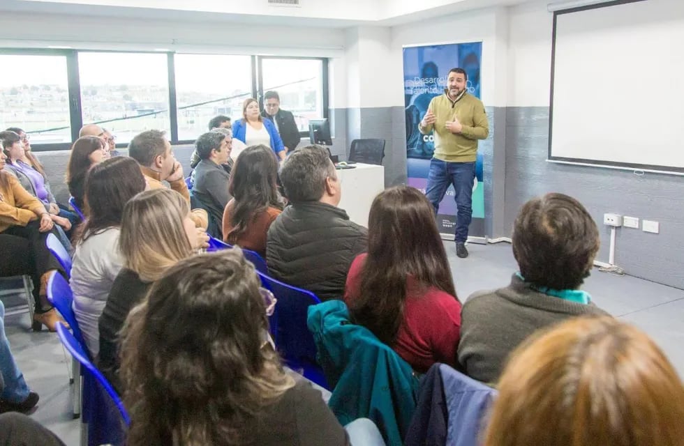 Inauguraron la nueva aula de capacitación de la Municipalidad de Ushuaia