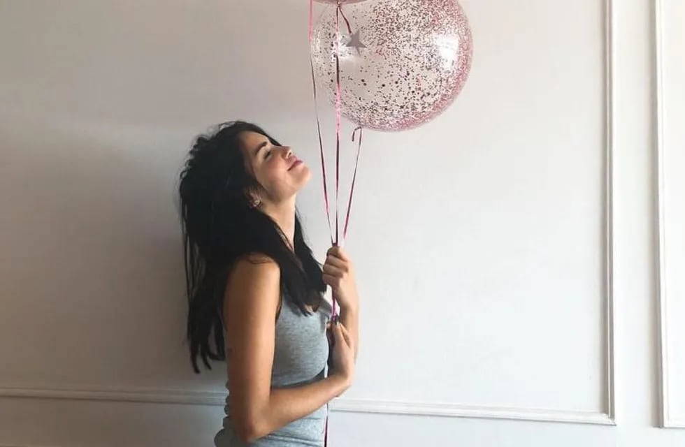 Lali Espósito celebra su cumpleaños enamorada y con fotos muy sensuales
