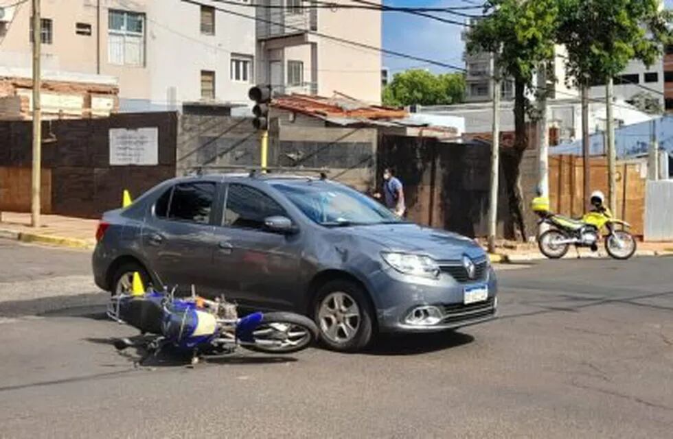 Accidente de tránsito en pleno centro de la ciudad de Posadas.