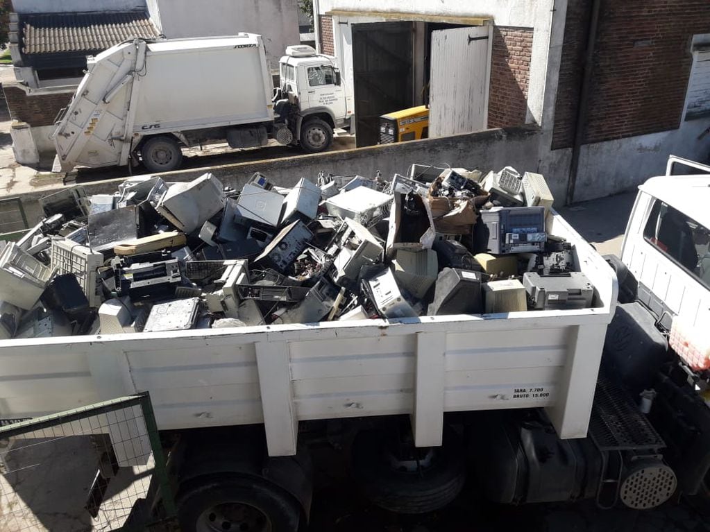 se entregan más de 1800 kilos de desechos informáticos para su reciclado