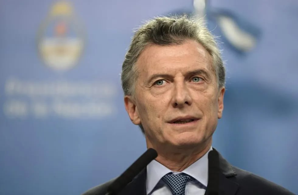 Argentina's President Mauricio Macri  during a press conference after a working meeting at the Olivos presidential residence in Olivos, Buenos Aires on August 15, 2017.\r\nPence arrived in Argentina for a 24-hour official visit in the framework of a Latin American tour. / AFP PHOTO / JUAN MABROMATA buenos aires mauricio macri visita oficial del vicepresidente de estados unidos eeuu encuentro reunion con el presidente argentino conferencia de prensa en la quinta de olivos