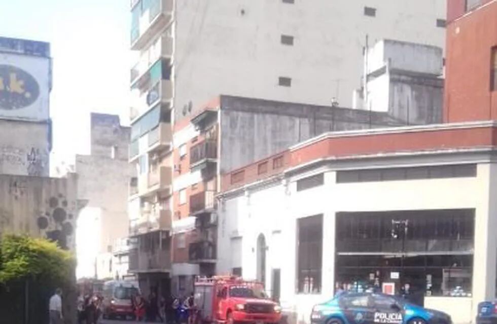 Un bebé de ocho meses murió aplastado por un ascensor en San Telmo (Twitter).