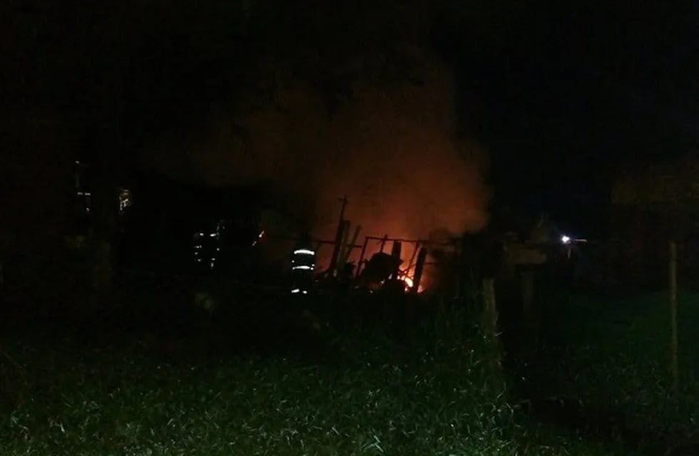 Se incendió una casa en Puerto Iguazú. No hubo heridos, pero si pérdidas materiales.