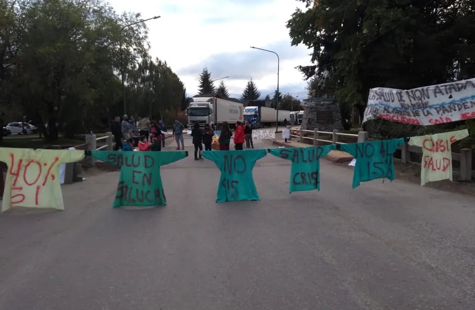 Los trabajadores autoconvocados seguirán con los cortes en Neuquén (Twitter: @autonconvocados)
