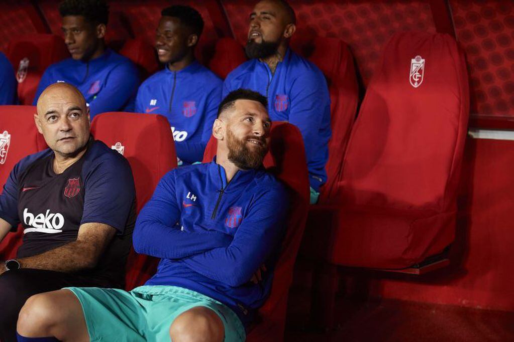 Messi en el banco de suplentes (Foto: TyC Sports)