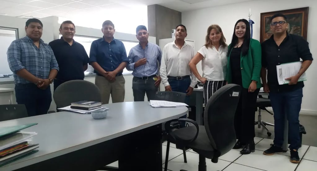Funcionarios y técnicos del Ministerio de Educación analizaros la situación actual de las cooperadoras escolares en Jujuy.