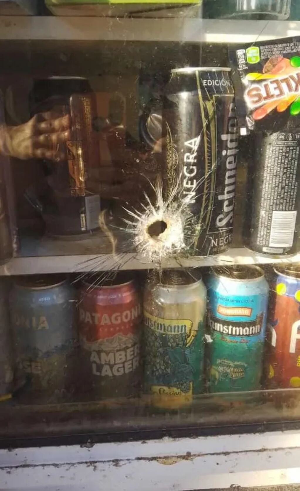 Las balas impactaron en el kiosco de San Luis 4500