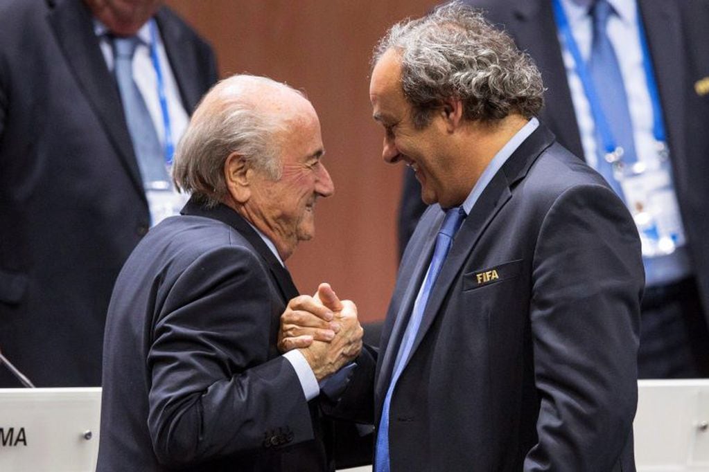Joseph Blatter y Michel Platini. (EFE)
