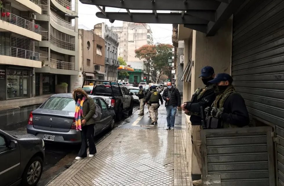 El allanamiento ocurrió en la sede el Sindicato de Trabajadores Municipales de Rosario en Entre Ríos al 1200. (@mauroyasprizza)