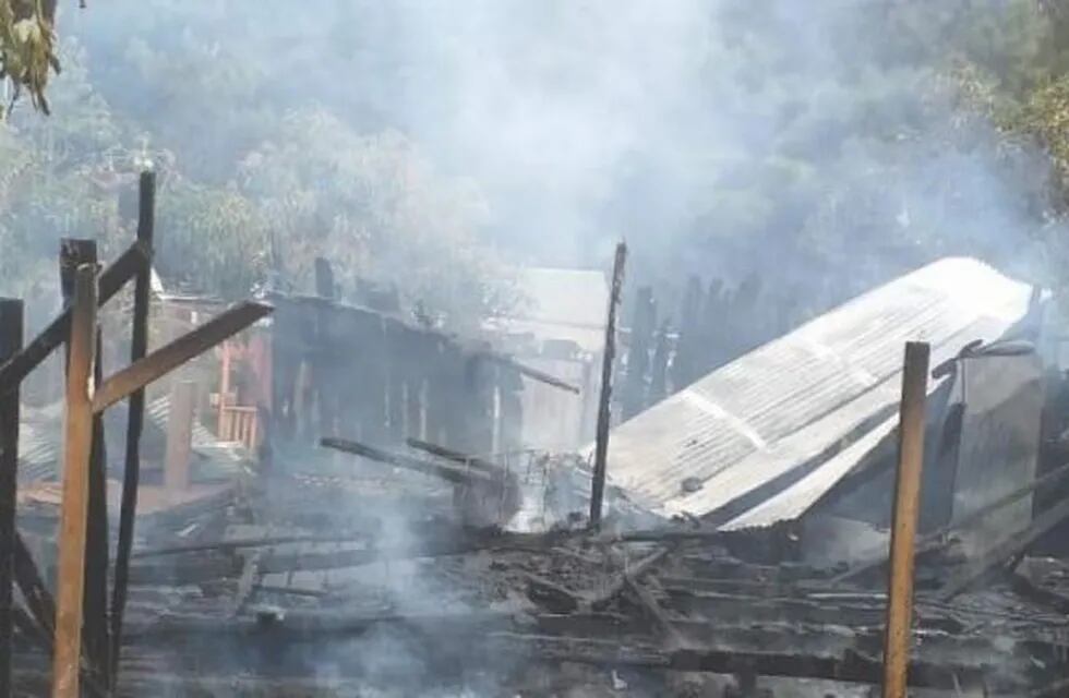 Incendio destruyó una casa en Dos de Mayo. (MisionesOnline)