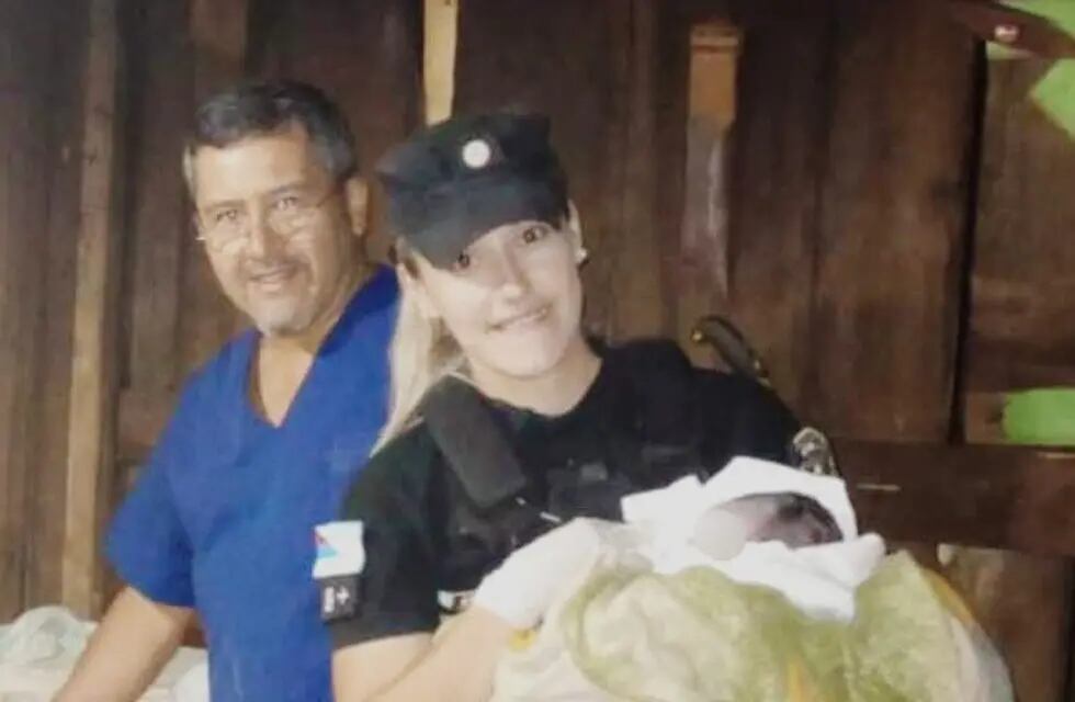 Campo Grande: mujer recibió a su bebé en su casa con la ayuda de policías y un enfermero.