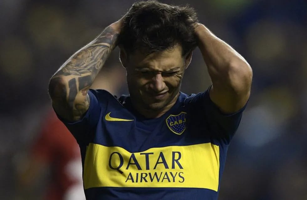 Argentina's Boca Juniors forward Mauro Zarate gestures after missing a chance to score against Brazil's Athletico Paranaense during the Copa Libertadores 2019 group G football match at the \