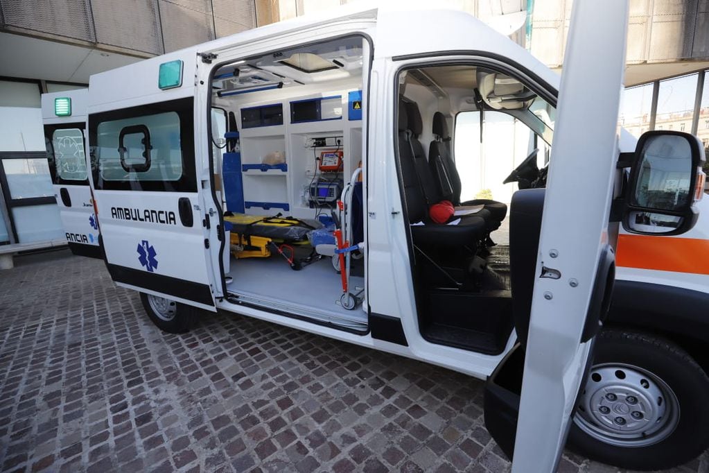 Diez vehículos “de alta complejidad” que cuentan con equipos de cardiodesfibrilador y respirador artificial.