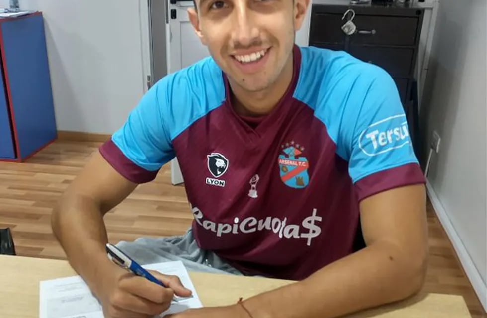 Debutó en Talleres en 2018, y se muestra en Arsenal. Lautaro Guzmán, rival de Belgrano este lunes.
