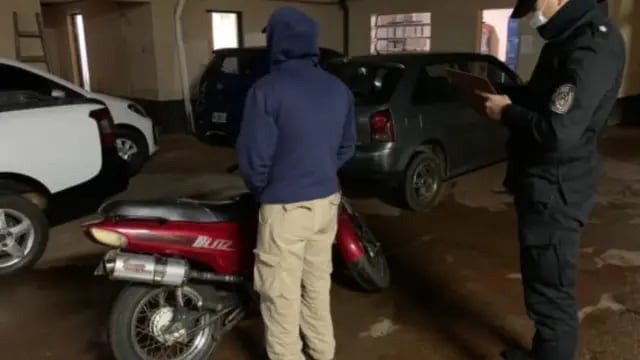 Efectivos policiales recuperan motociclo robado en Oberá