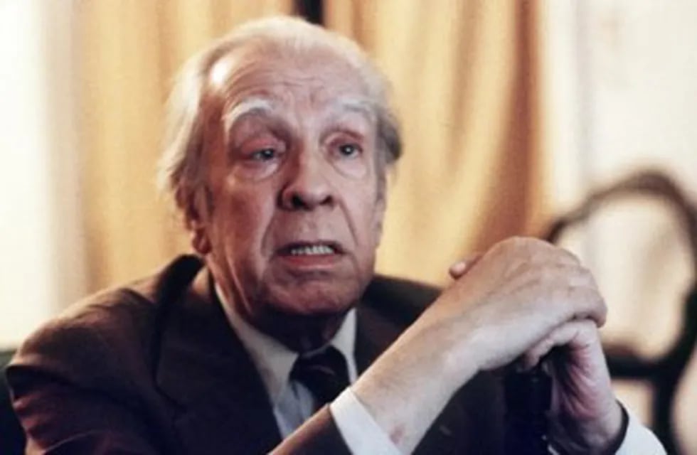 Jorge Luis Borges visitó Casilda en 1969 y plantó un árbol. (Archivo)