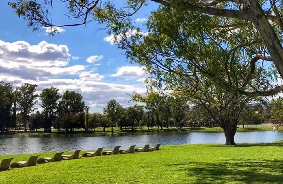 En uno de los bellos rincones de Villa Carlos Paz. (Foto: Facebook / Secretaría de Turismo VCP).