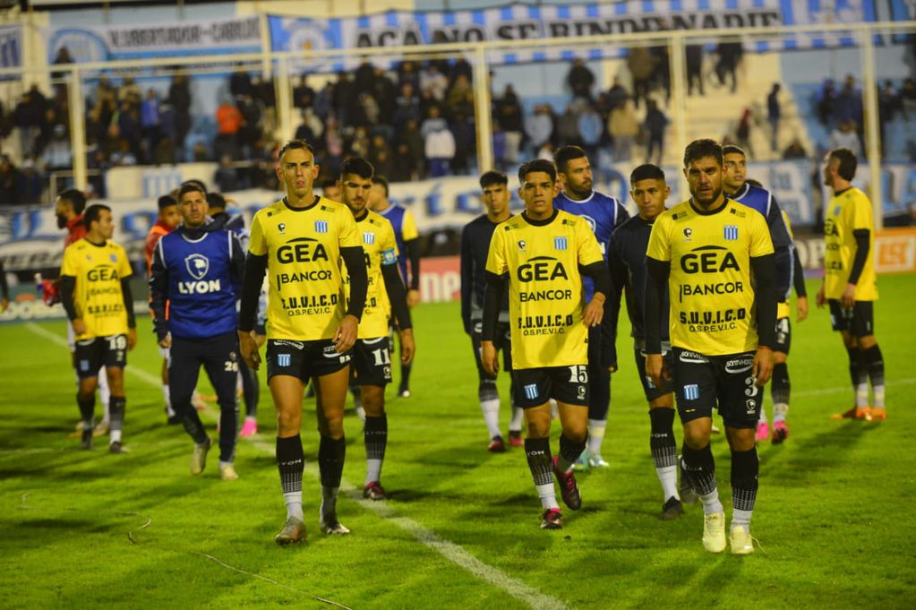 Racing cayó 0-1 ante San Martín de Tucumán en el estadio Miguel Sancho, por la fecha 17 de la Primera Nacional. (Javier Ferreyra / La Voz)
