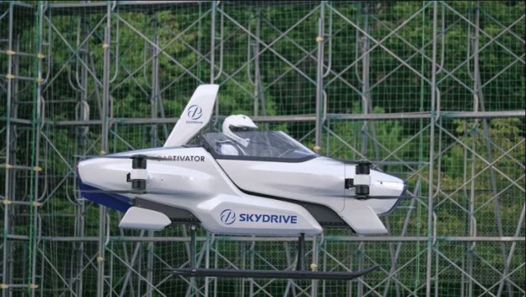 En Japón probaron con éxito un auto volador y se volvió viral