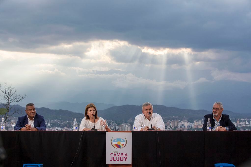 La titular del PRO a nivel nacional, Patricia Bullrich, participó en Jujuy de actividades proselitistas junto al gobernador Gerardo Morales y los candidatos a diputados nacionales Gaspar Santillán y Gustavo Bouhid.