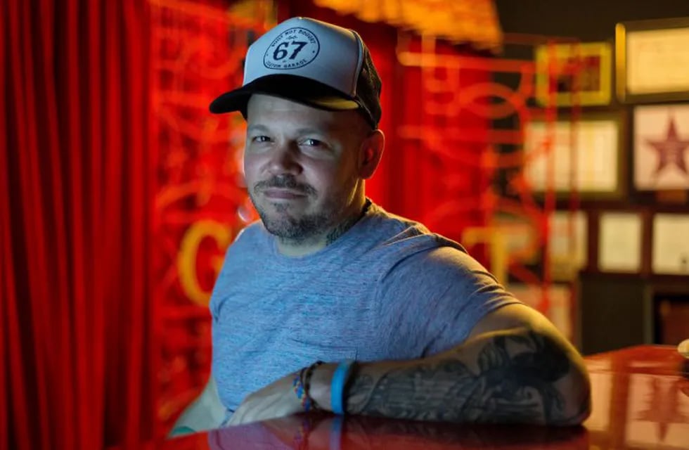 FILE - In this June 16, 2017 photo, file photo, singer-songwriter Rene Perez Joglar, also known as Residente, poses for a photo during an interview in Mexico City. Residente leads Latin Grammys nominations with nine nods that include record, song and album of the year. The Latin Recording Academy announced its nominees Tuesday, Sept. 26. (AP Photo/Eduardo Verdugo, File) mexico Rene Perez Joglar cantante musica musico cantante nota entrevista reportaje