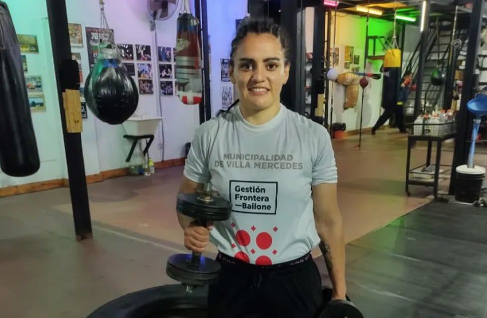 Micaela "La Princesita" Luján entrena en Rosario (Santa Fe) para hacer la primera defensa del título Mundial.