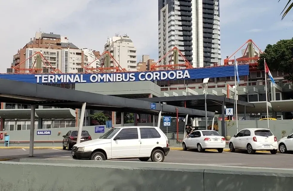 Alerta por una amenaza de bomba en la Terminal de Ómnibus de Córdoba.