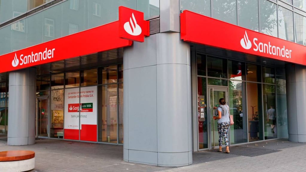 El Banco Santander se encuentra en la búsqueda de personal para cubrir empleos vacantes. Gentileza: El Financiero.