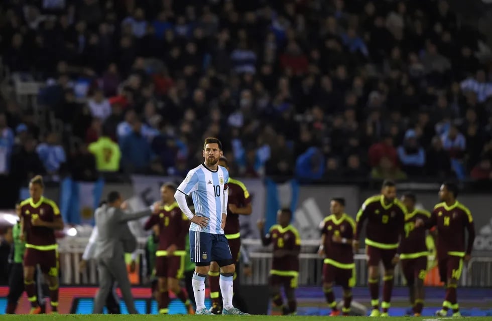 La AFA quiere que la Selección Argentina juegue con público ante Bolivia.