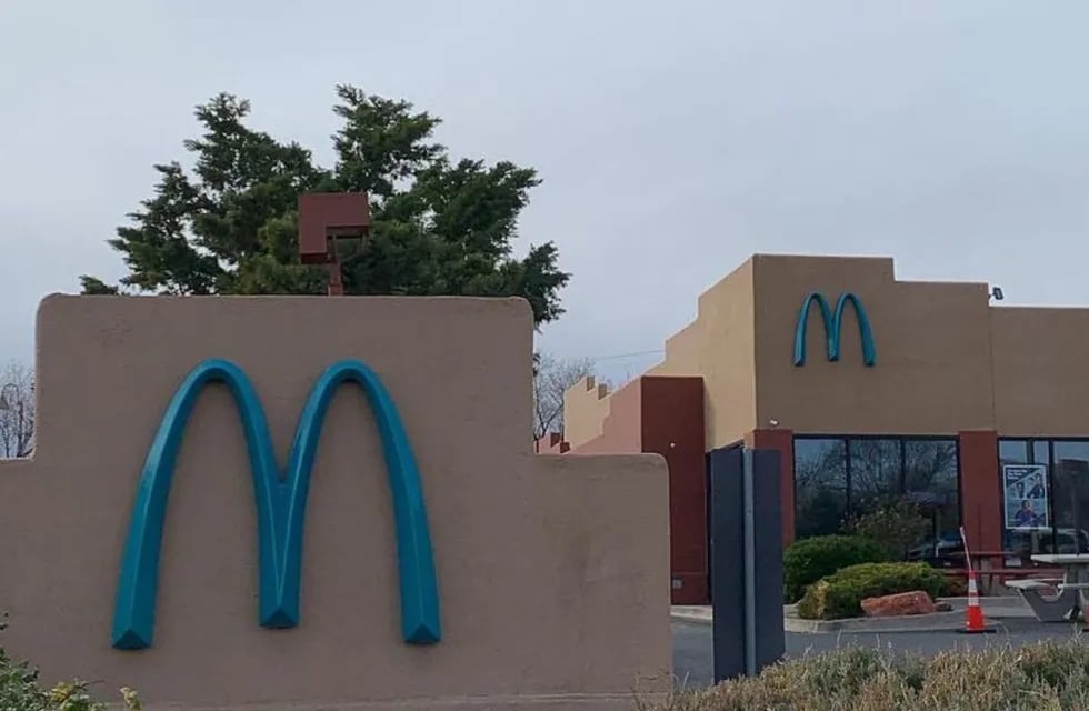 Mcdonald's con el logo azul