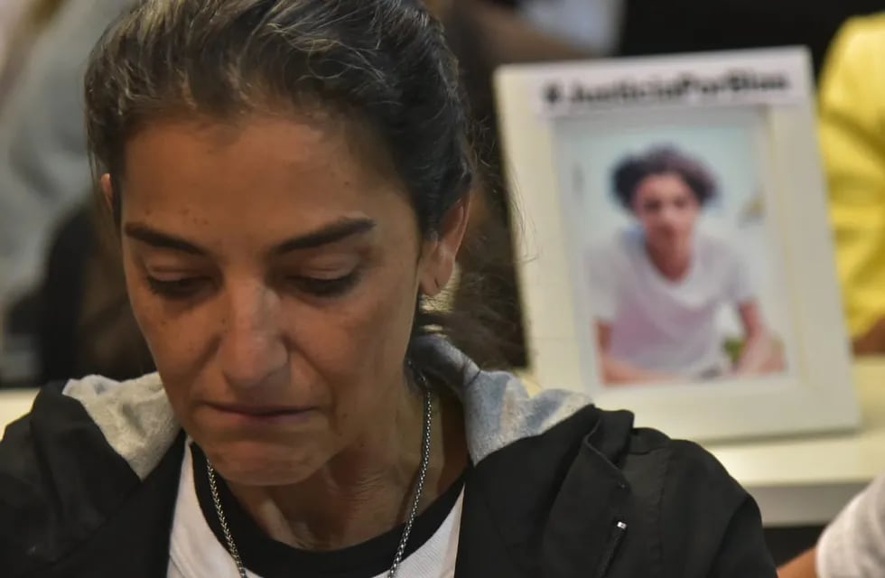 Momento de la lectura de la sentencia por el asesinato de Valentino Blas Correas con su madre, Soledad Laciar (Facundo Luque / La Voz).