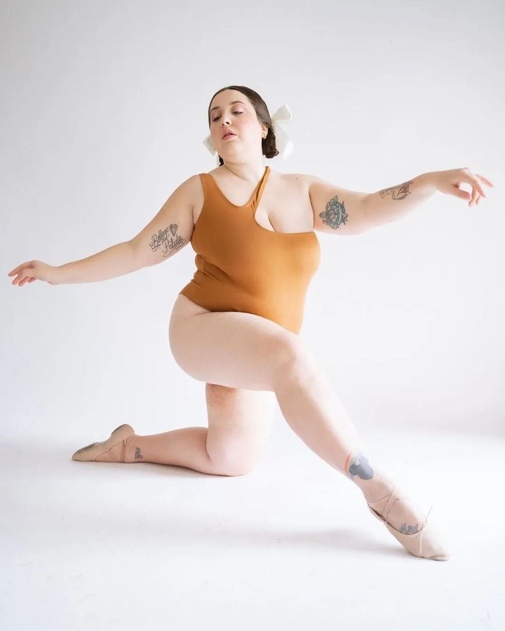 Brenda Mato, modelo "plus size", influencer y activista de la diversidad corporal.