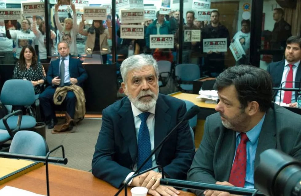 Julio De Vido en el inicio del juicio por la tragedia de Once. (DYN)